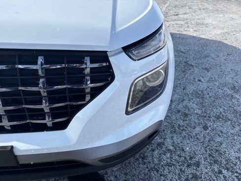 Certified 2023 Hyundai Venue SEL image 40