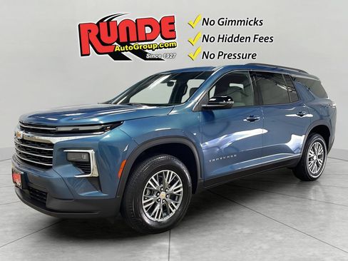 Used 2025 Chevrolet Traverse LT AWD/4WD image 1