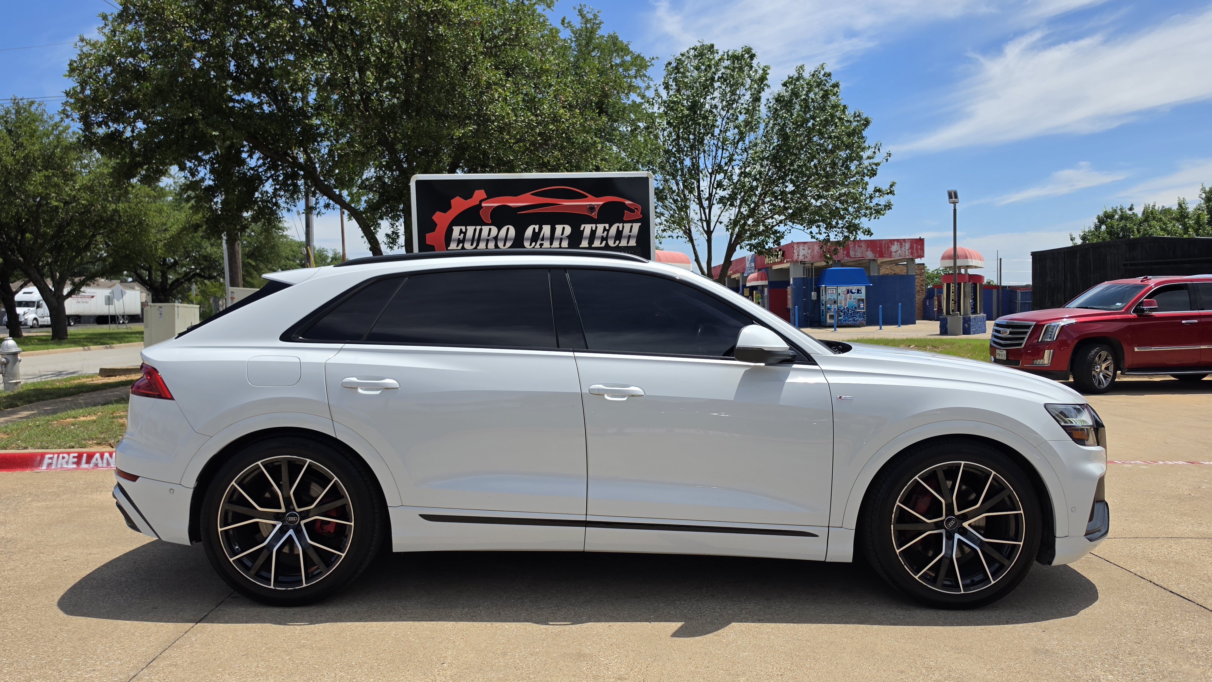 Used 2019 Audi Q8 Prestige w/ Luxury Package AWD/4WD image 7