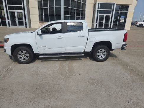 Used 2020 Chevrolet Colorado W/T w/ WT Convenience Package RWD image 2