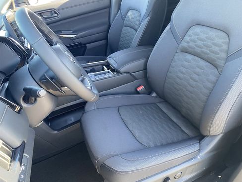 New 2025 Nissan Pathfinder SV w/ Black Appearance Package image 21