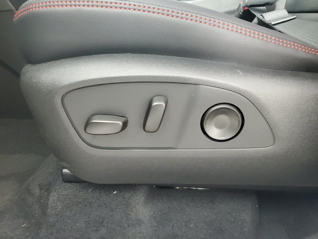 New 2026 Chevrolet Traverse RS w/ LPO, Floor Liner Package FWD image 29