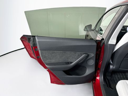 Used 2025 Tesla Model Y Long Range RWD image 25