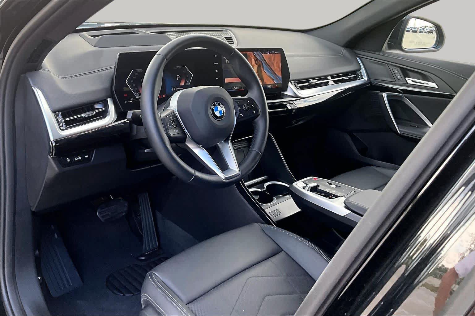 Used 2026 BMW X2 xDrive28i AWD/4WD image 16