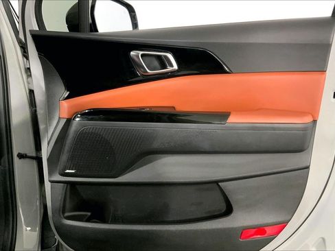 Certified 2024 Kia Carnival SX Prestige FWD image 25
