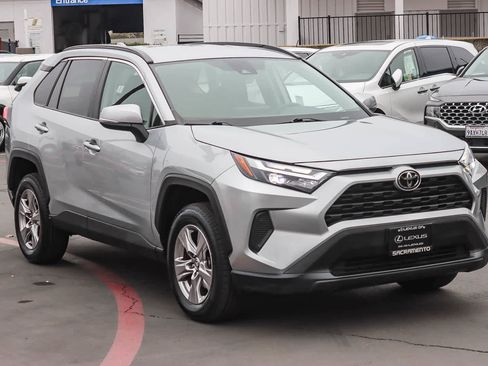 Used 2023 Toyota RAV4 XLE image 5