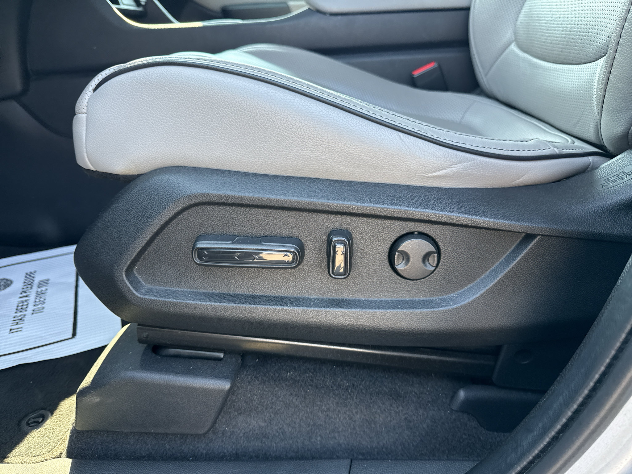 Used 2023 Honda Pilot Elite image 25
