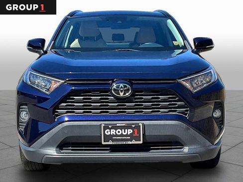 Used 2021 Toyota RAV4 XLE w/ Convenience Package image 4