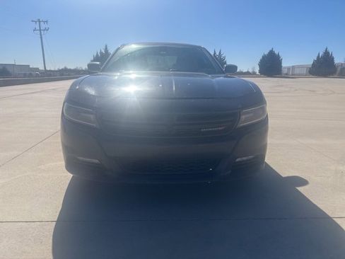 Used 2016 Dodge Charger SXT w/ Navigation & Travel Group image 2