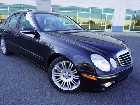 Used 2008 Mercedes-Benz E 350 E 350 4MATIC Sedan 4D image 1