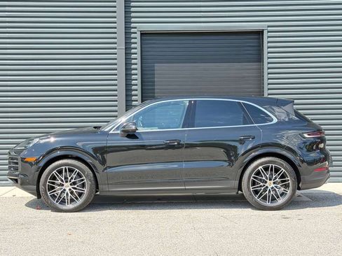 Certified 2024 Porsche Cayenne AWD/4WD image 2