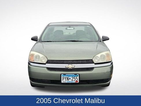 Used 2005 Chevrolet Malibu w/ Preferred Equipment Group FWD image 2
