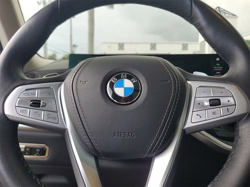 Used 2023 BMW X7 xDrive40i w/ Premium Package image 24