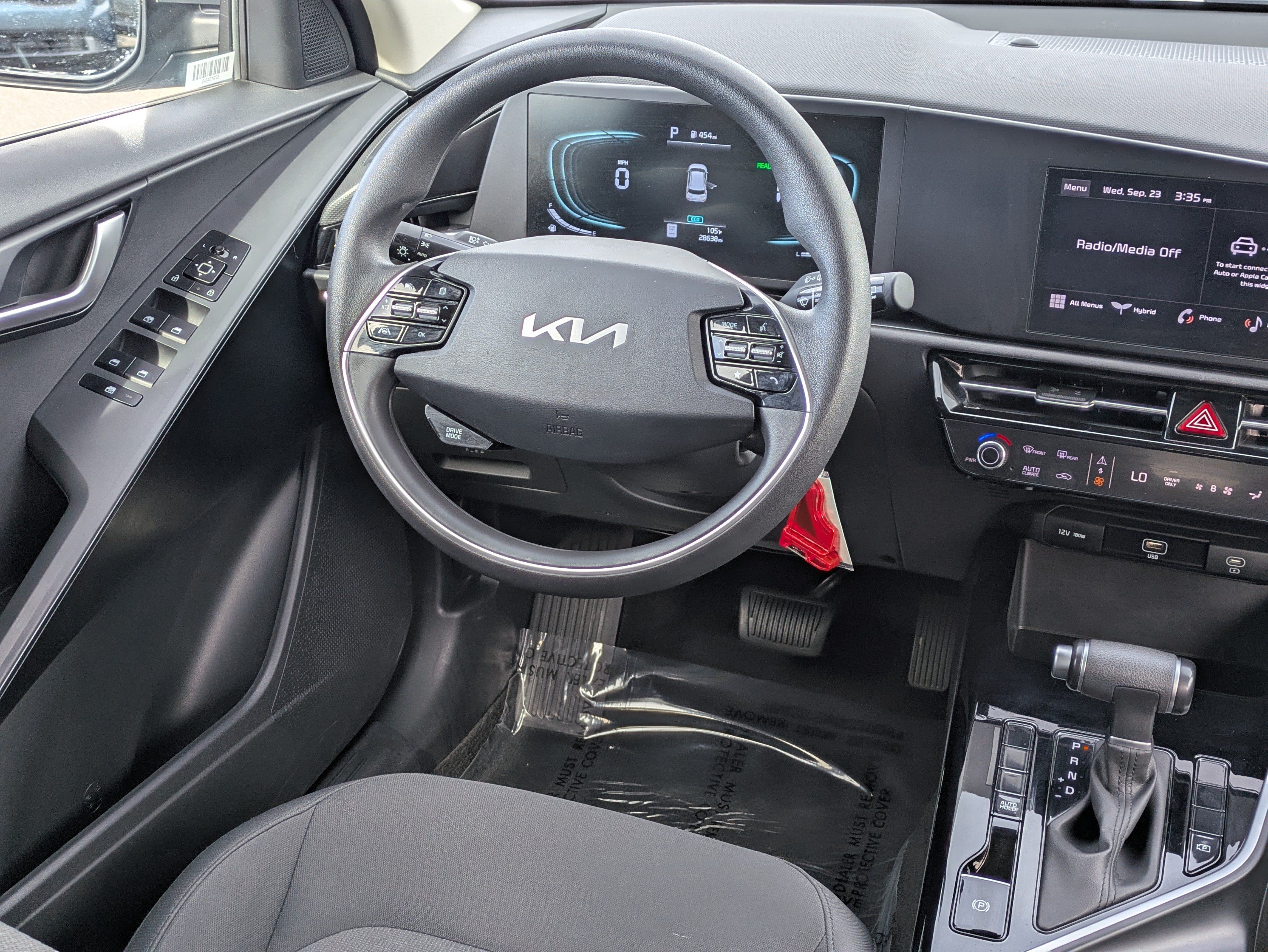 Certified 2025 Kia Niro LX FWD image 16