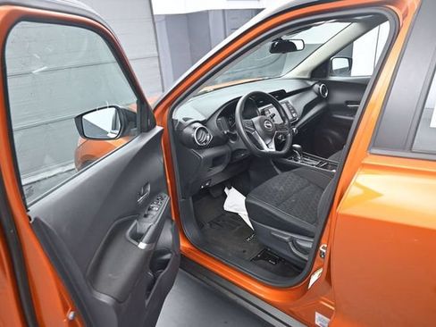Used 2024 Nissan Kicks SV FWD image 13
