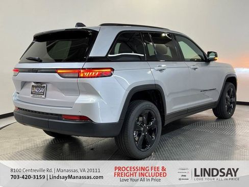 New 2025 Jeep Grand Cherokee Altitude AWD/4WD image 4