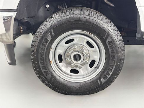 Used 2023 Ford F250 XL w/ FX4 Off-Road Package AWD/4WD image 28