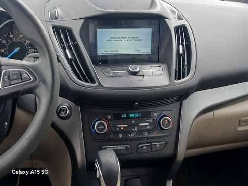Used 2019 Ford Escape SE FWD image 28