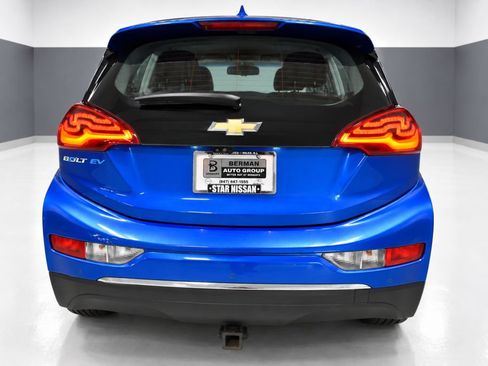 Used 2017 Chevrolet Bolt Premier w/ Driver Confidence II Package FWD image 9