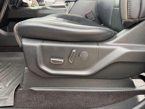 Used 2017 Ford F150 Raptor w/ Equipment Group 802A Luxury image 31