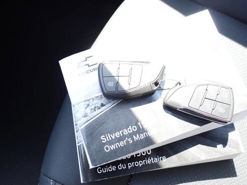 Used 2023 Chevrolet Silverado 1500 Custom AWD/4WD image 38