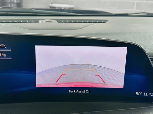 Used 2024 Cadillac XT4 Premium Luxury image 22