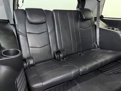 Used 2018 Cadillac Escalade Luxury image 17