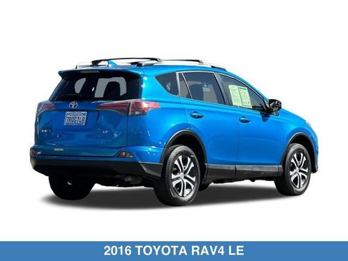 Used 2016 Toyota RAV4 LE FWD image 5