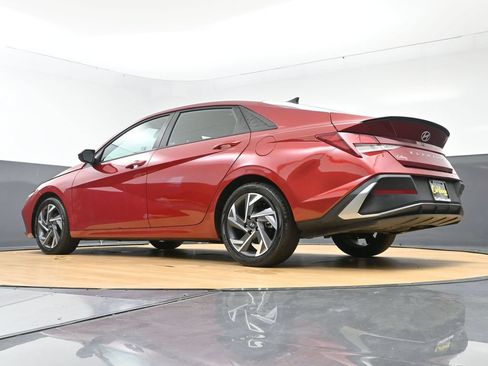 Used 2025 Hyundai Elantra Sport FWD image 48