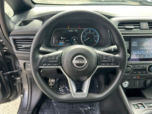 Used 2025 Nissan Leaf S FWD image 16