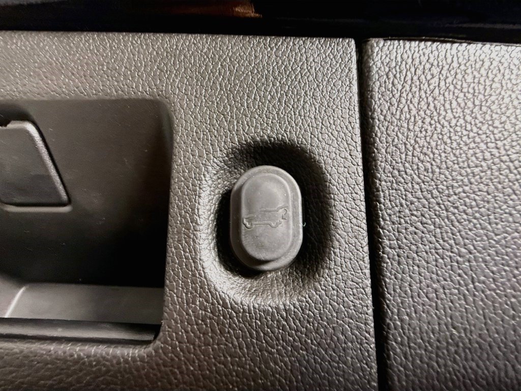 Used 2020 Cadillac Escalade Platinum AWD/4WD image 41