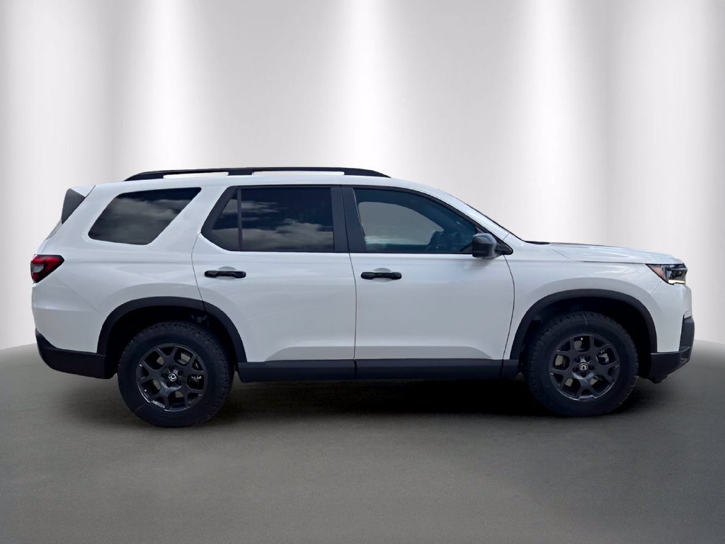 New 2026 Honda Pilot TrailSport image 2