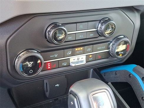 Certified 2023 Ford Bronco Black Diamond image 15