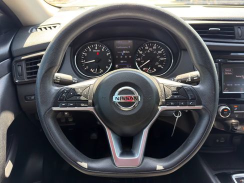 Used 2020 Nissan Rogue S FWD image 26
