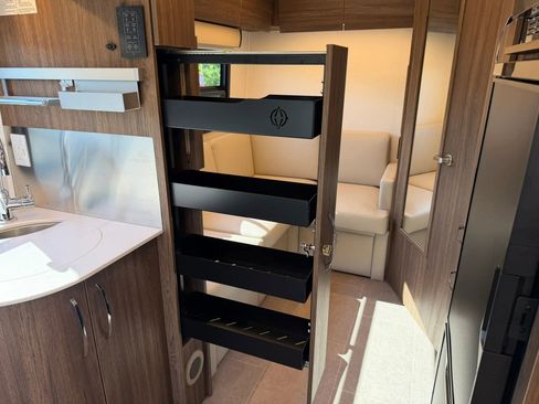 Used 2024 Mercedes-Benz Sprinter 3500 image 73