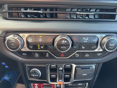 Used 2024 Jeep Wrangler Unlimited Rubicon image 73