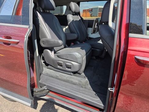 Used 2024 Kia Carnival SX Prestige image 47