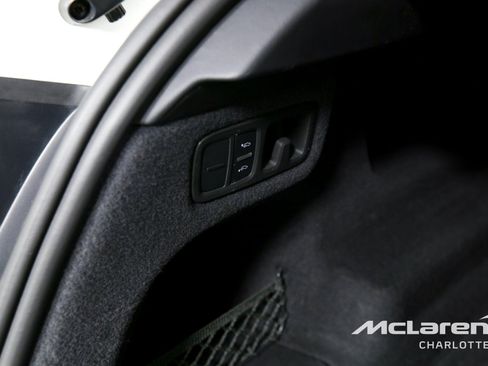 Used 2019 Lamborghini Urus AWD/4WD image 22