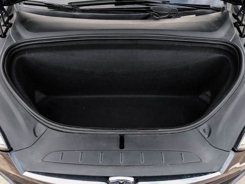 Used 2018 Tesla Model X 75D image 53