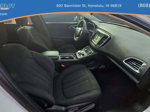 Used 2016 Chrysler 200 Limited image 18