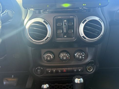 Used 2014 Jeep Wrangler Unlimited Sahara w/ Dual Top Group image 23