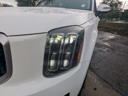 Certified 2023 Kia Telluride LX FWD image 11