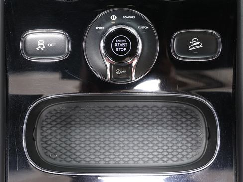 Used 2022 Bentley Bentayga AWD/4WD image 52