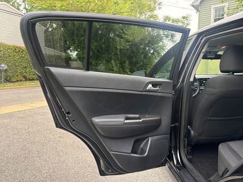Used 2022 Kia Sportage LX AWD/4WD image 23