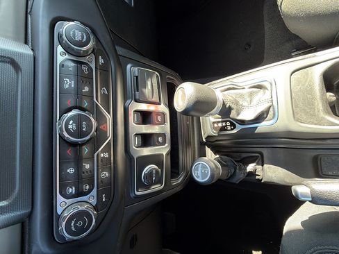 Used 2021 Jeep Wrangler Sport AWD/4WD image 26