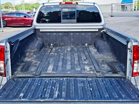 Used 2021 Nissan Frontier SV RWD image 7