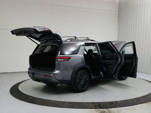 New 2026 Nissan Pathfinder SL w/ SL Premium Package image 15