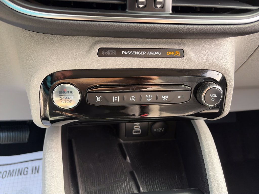 Used 2024 Ford Escape Platinum AWD/4WD image 22