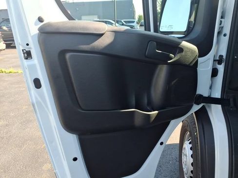 Used 2025 RAM ProMaster 2500 w/ U-Haul Equipment Group FWD image 25