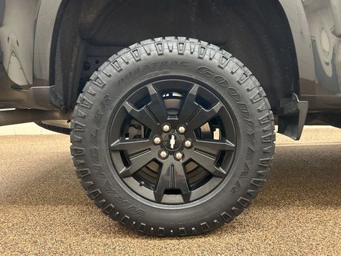 Used 2021 Chevrolet Colorado Z71 w/ Z71 Midnight Edition AWD/4WD image 27
